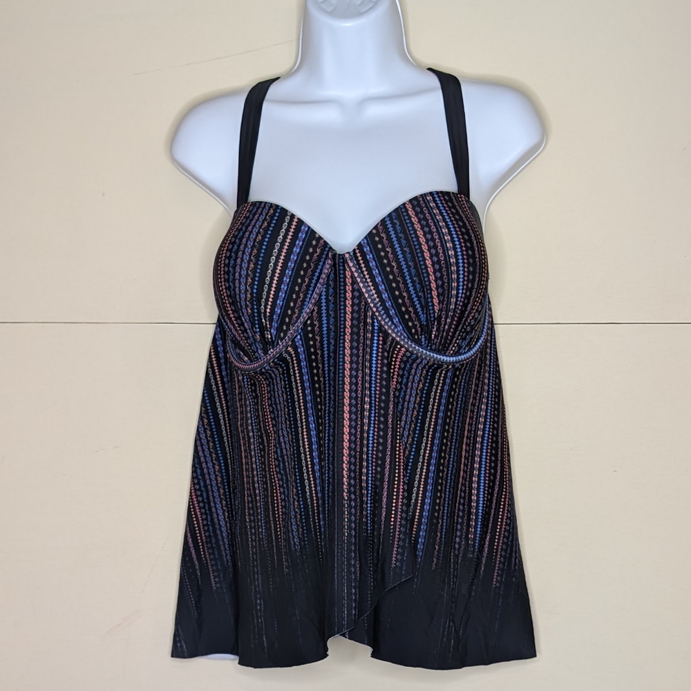NWT Meet Curve Takini Bathing Suit Top Geometric Stripes Built In Cups